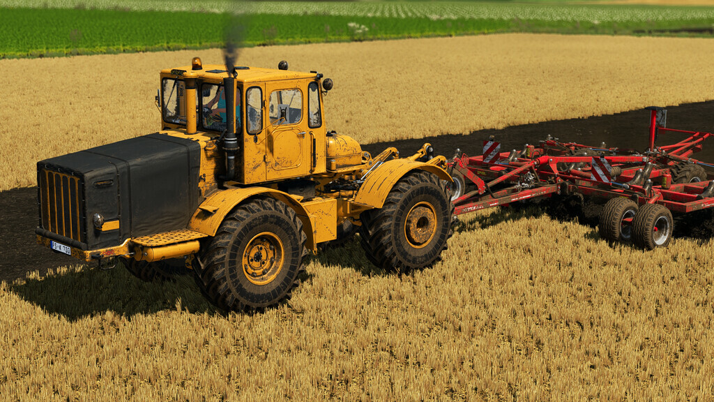 Tractor K-700
