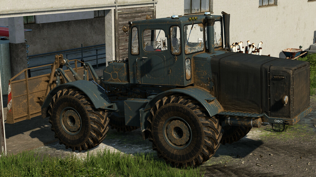 Tractor K-700