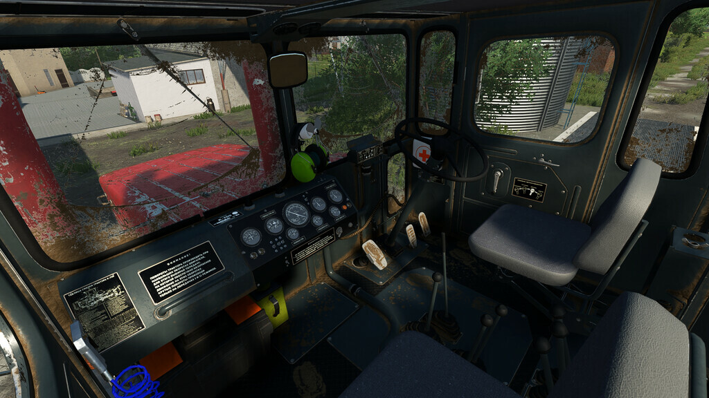 Tractor K-700
